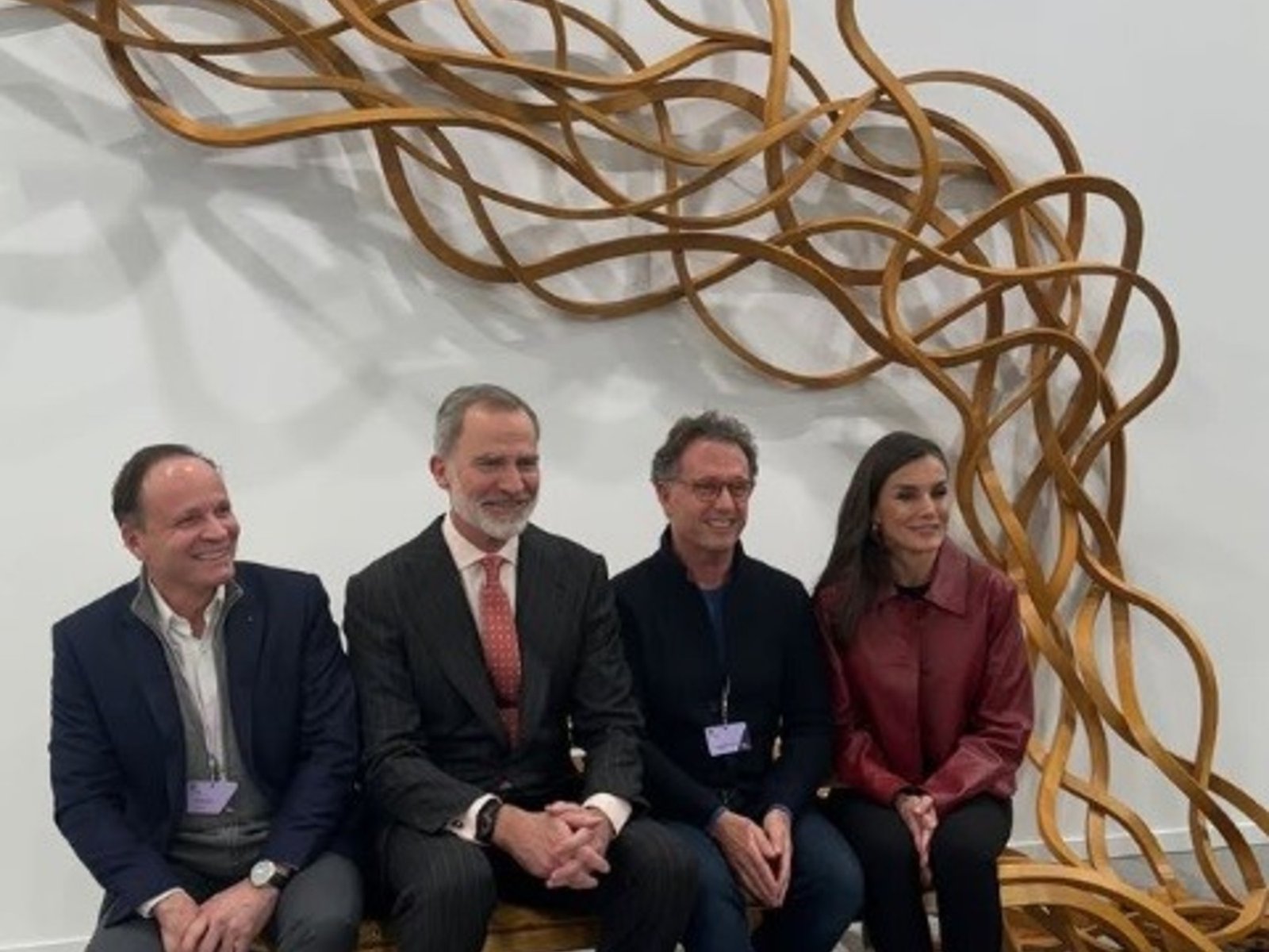 Comenzó ARCOmadrid y los reyes de España volvieron a elegir a un artista argentino en su visita a la feria