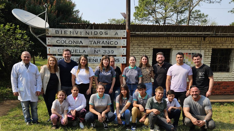 Con Internet satelital de Starlink, Misiones impulsa la inclusión digital de las escuelas rurales | Conectividad para el futuro y fuerte inversión en la educación