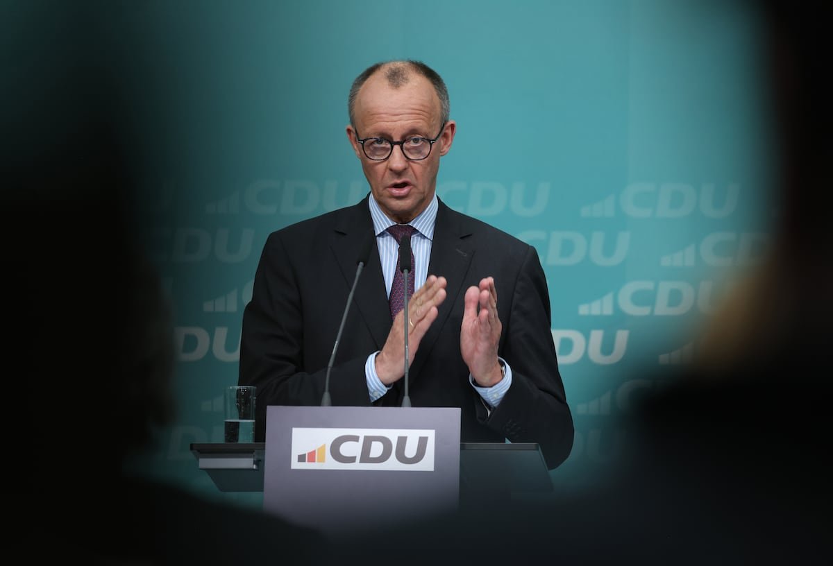 Conservadores y socialdemócratas alemanes pactan relajar el freno de la deuda para permitir inversiones en defensa | Internacional