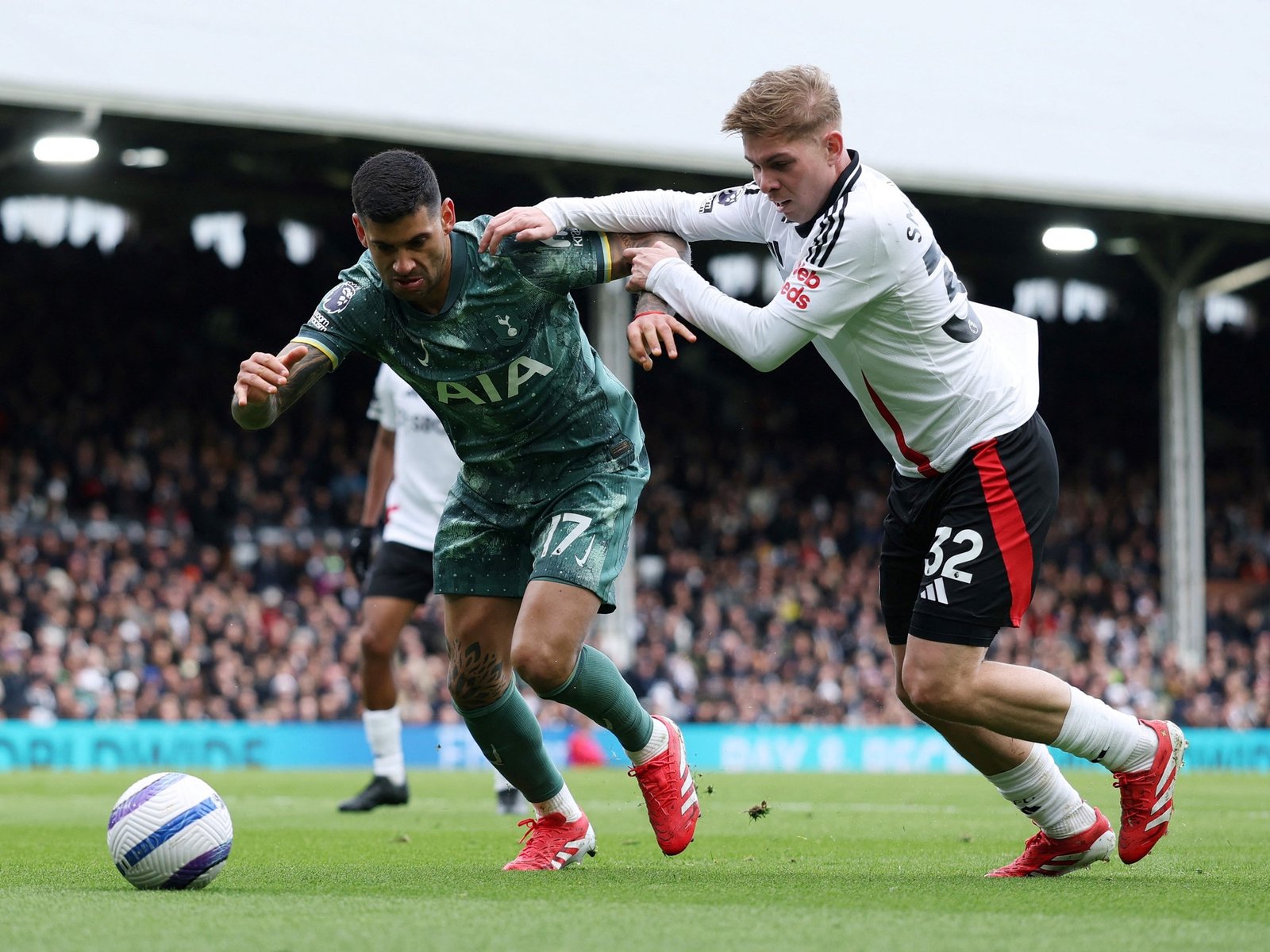 ‘Cuti’ Romero pidió el cambio en Tottenham y hay alarma en la Selección Argentina antes de los clásicos contra Uruguay y Brasil
