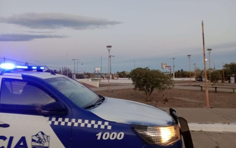 Detienen a un sujeto cuando intentaba robar elementos de una vivienda