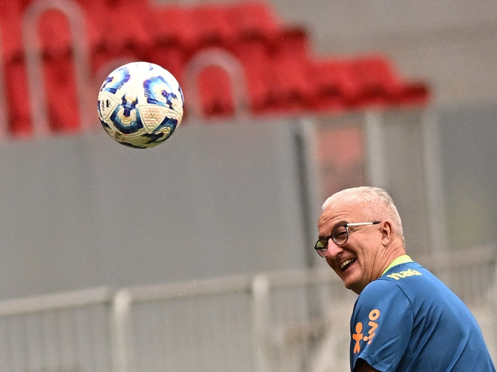 Dorival Junior, el DT de Brasil, salió a poner paños fríos antes del clásico con Argentina