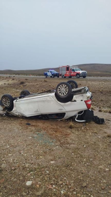 Dos personas resultaron ilesas tras un vuelco en la Ruta 3