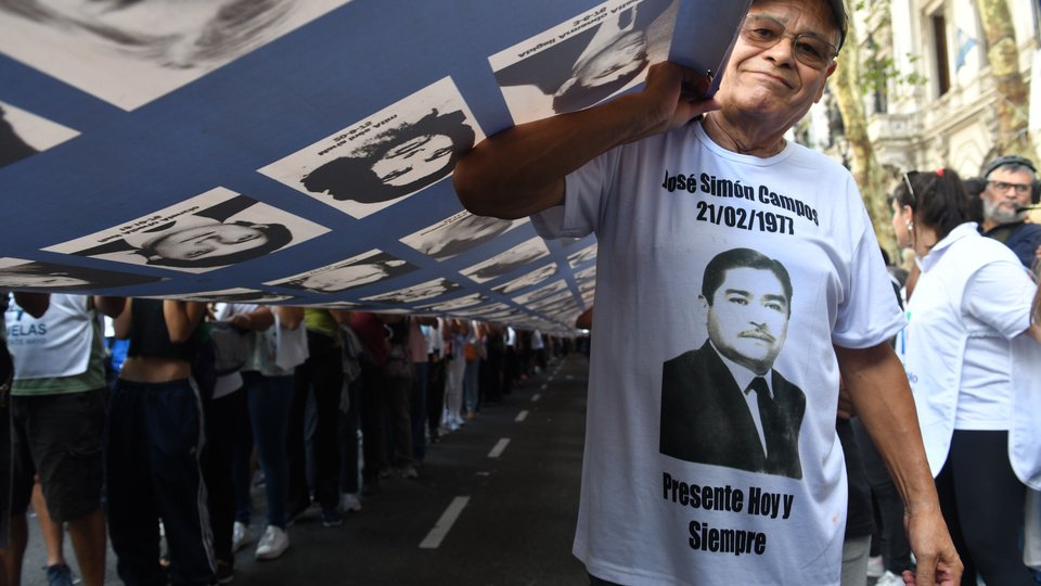 El 24 y la potencia del rastro | Una guía sobre el arte de marchar III