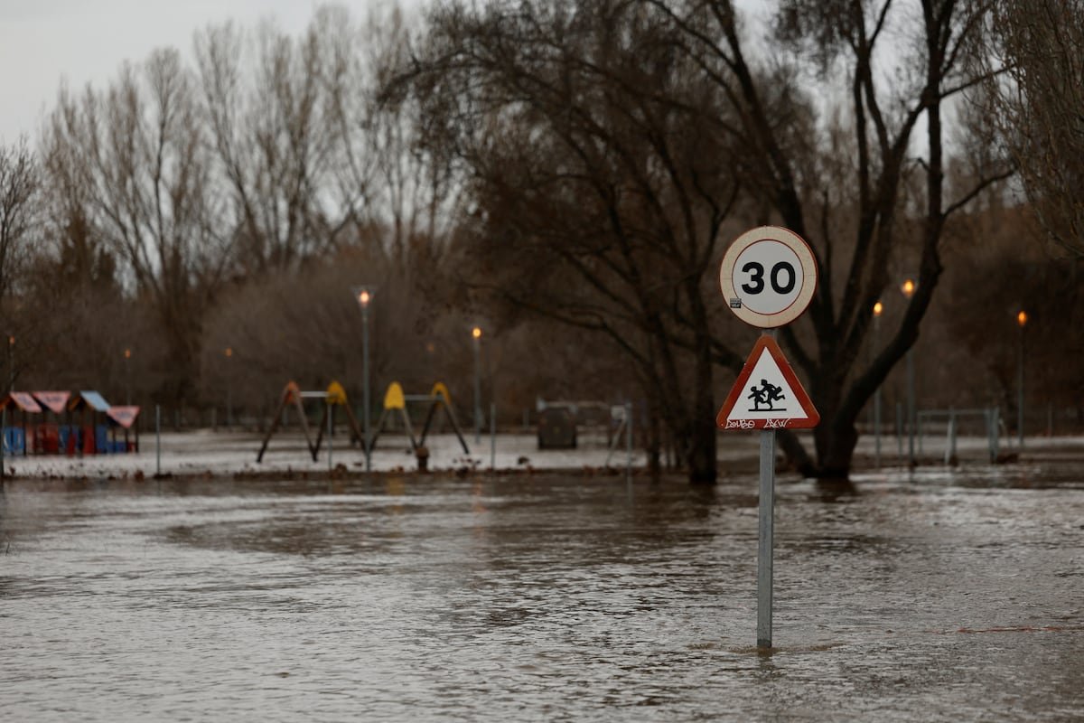 El Ayuntamiento de Ávila decreta el “estado de emergencia” ante las inundaciones y la previsión de más agua | España