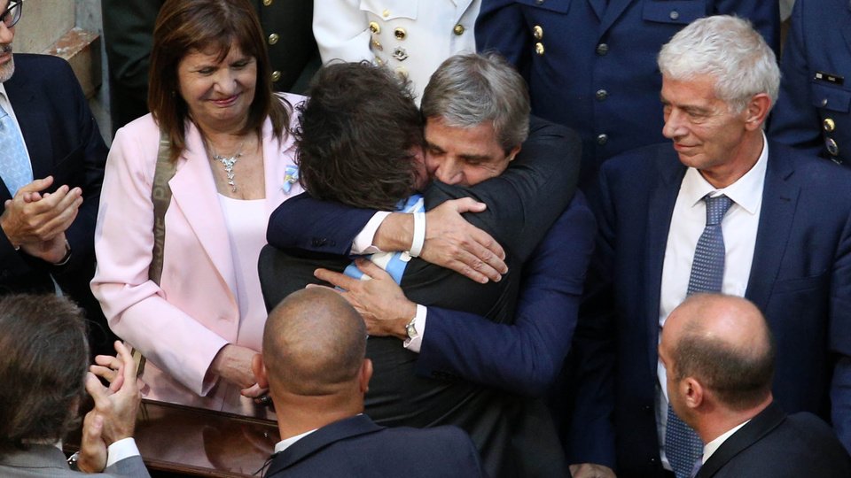 El Gobierno apura el blindaje del DNU sobre la nueva deuda con el FMI  | Citan a sesión especial para este miércoles en Diputados 