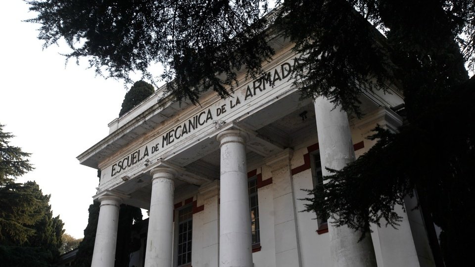 El Gobierno busca paralizar el funcionamiento de la ex ESMA | Dice que no va a transferir fondos para pagar los sueldos