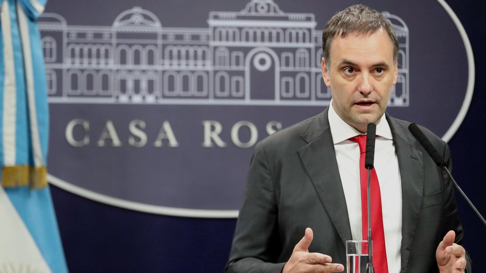 El Gobierno implementará medidas para restringir la libertad de prensa en Casa Rosada | Un botón para silenciar y un show para expulsar periodistas 