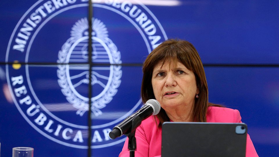 El Gobierno justificó la feroz represión a la marcha en defensa de los jubilados | “Fueron preparados para matar”, dijo Bullrich