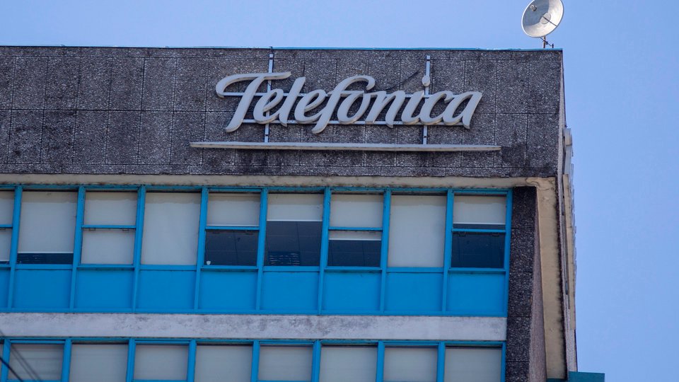 El Gobierno suspendió la compra de Telefónica por parte de Telecom | Dictó la medida de “manera preventiva”