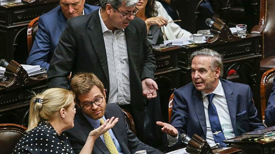 El criptogate aterriza en el recinto de Diputados | Se tratarán el miércoles una docena de proyectos sobre la estafa $LIBRA