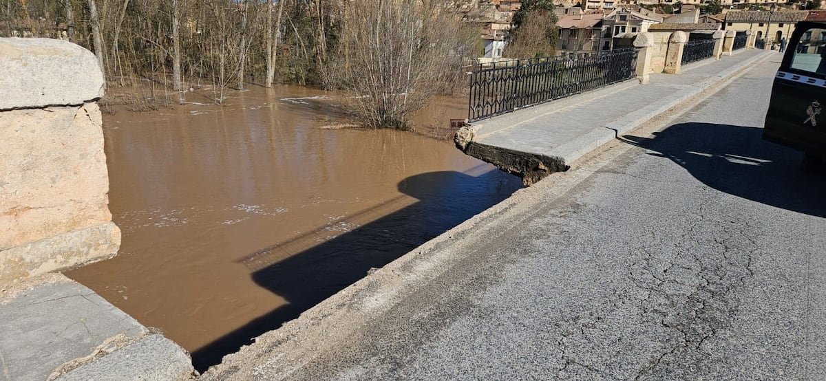 El hundimiento de un puente en Soria por el temporal complica las conexiones del oeste de la provincia | España