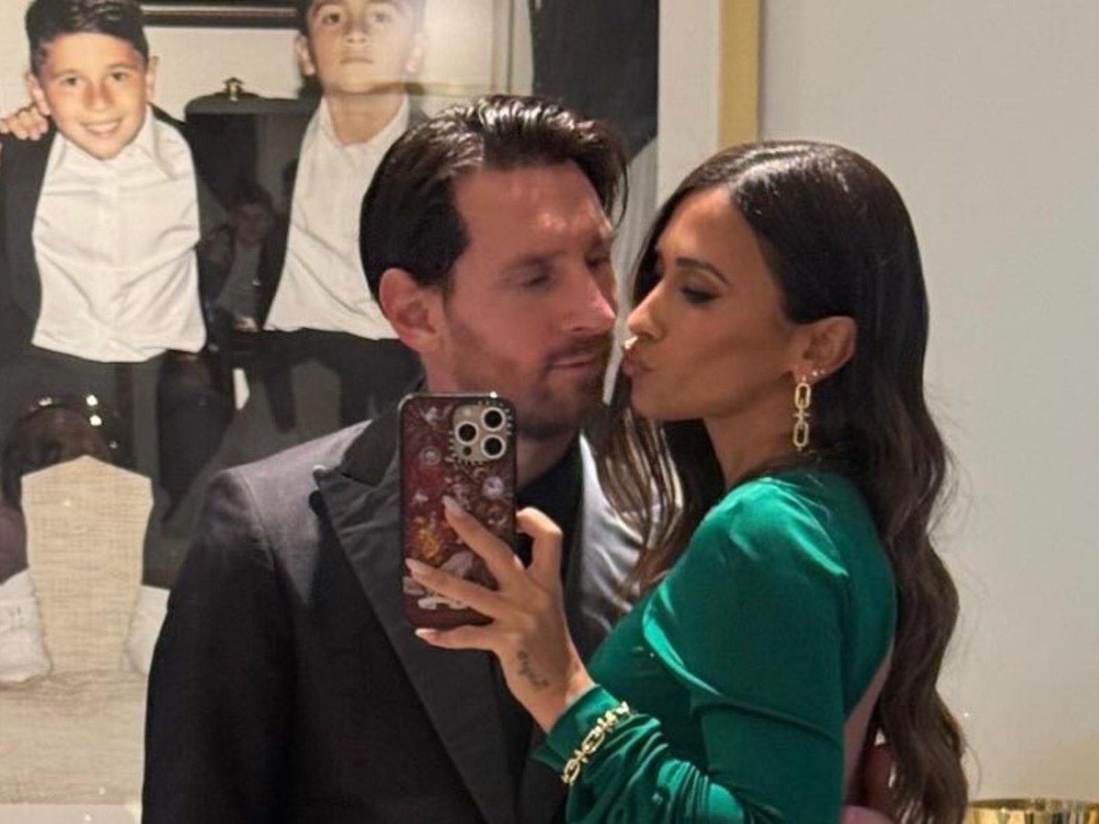 El impresionante look de Lionel Messi y Antonela Roccuzzo para asistir a la súper fiesta por los 50 de David Beckham
