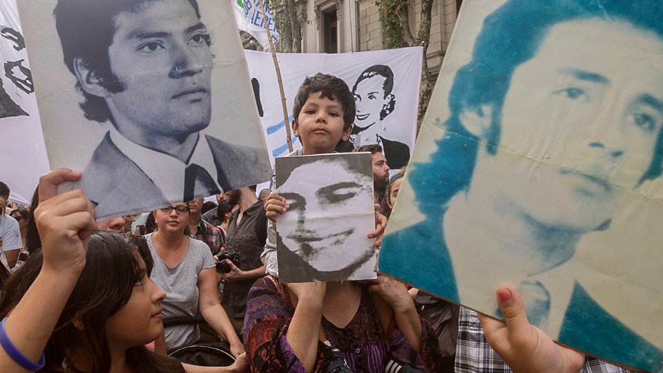 El movimiento de DDHH marcha unido contra la avanzada negacionista de Milei | El acto central será a las 16.30 en Plaza de Mayo