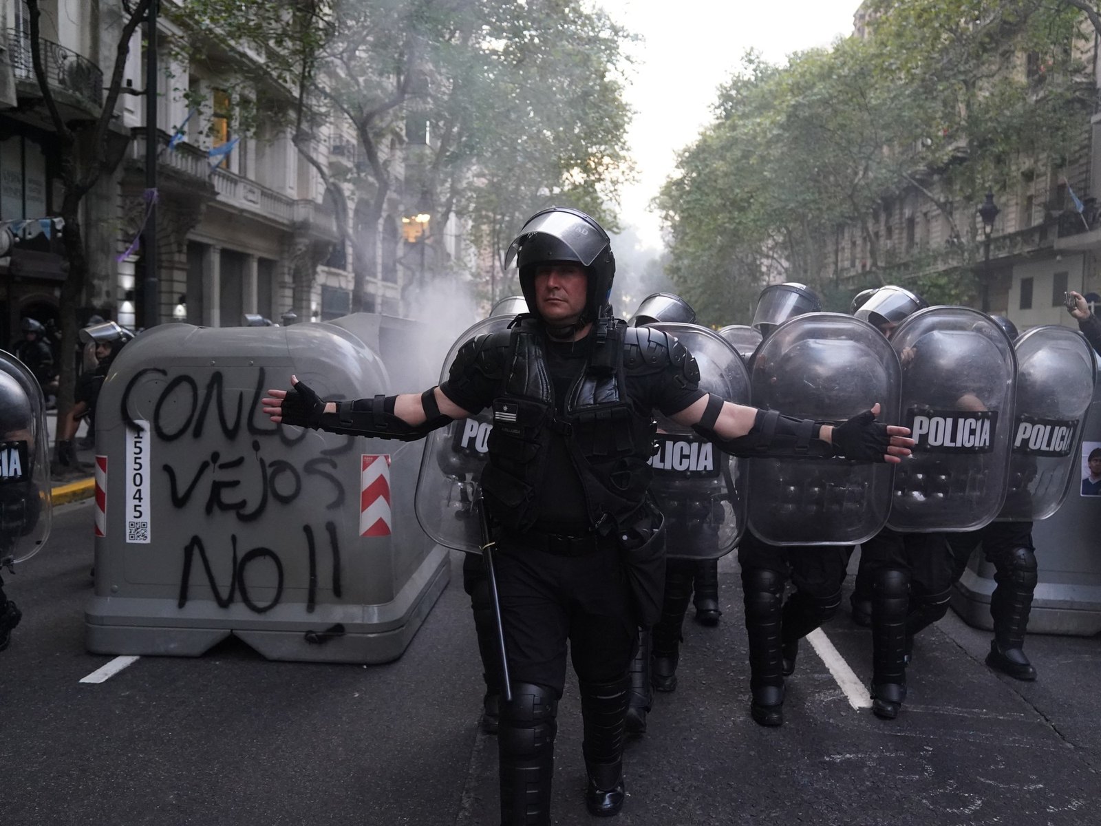 Escritores e intelectuales se sumaron al reclamo para que se respete la libertad de manifestación