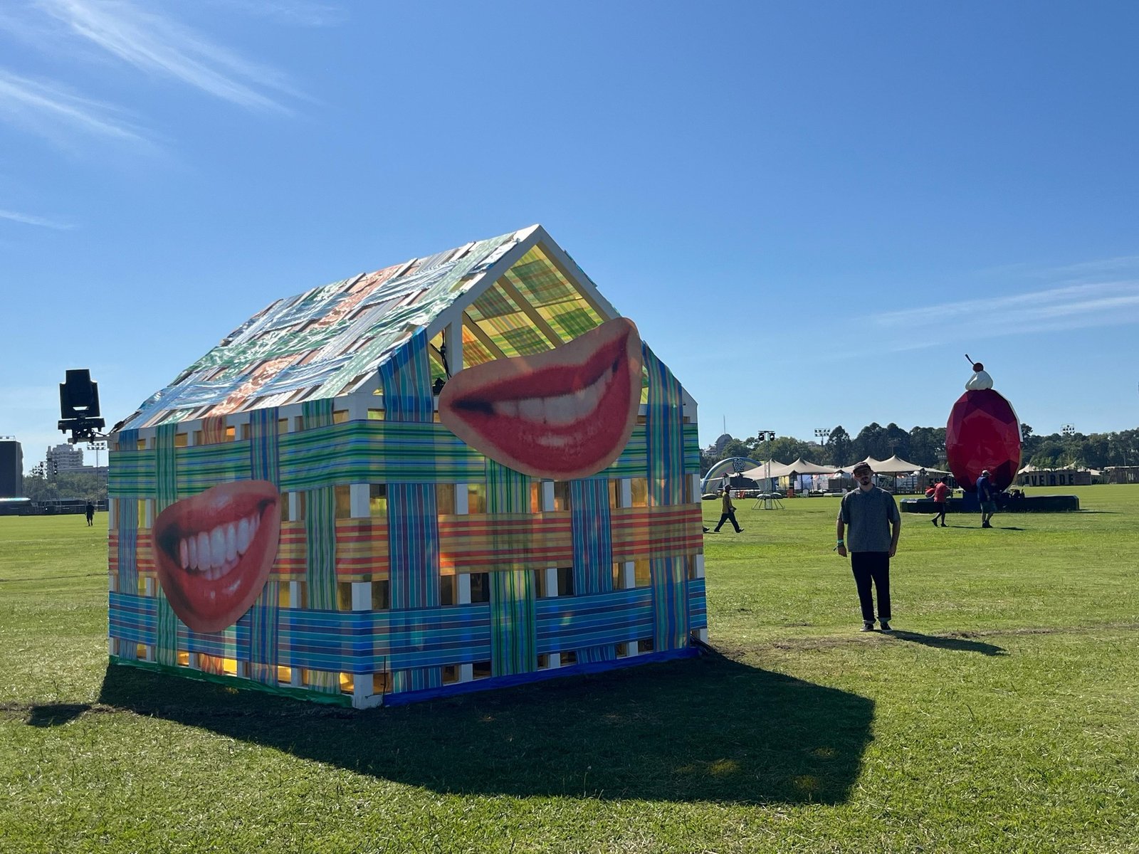 Esculturas gigantes y arte contemporáneo en el 10° aniversario de Lollapalooza