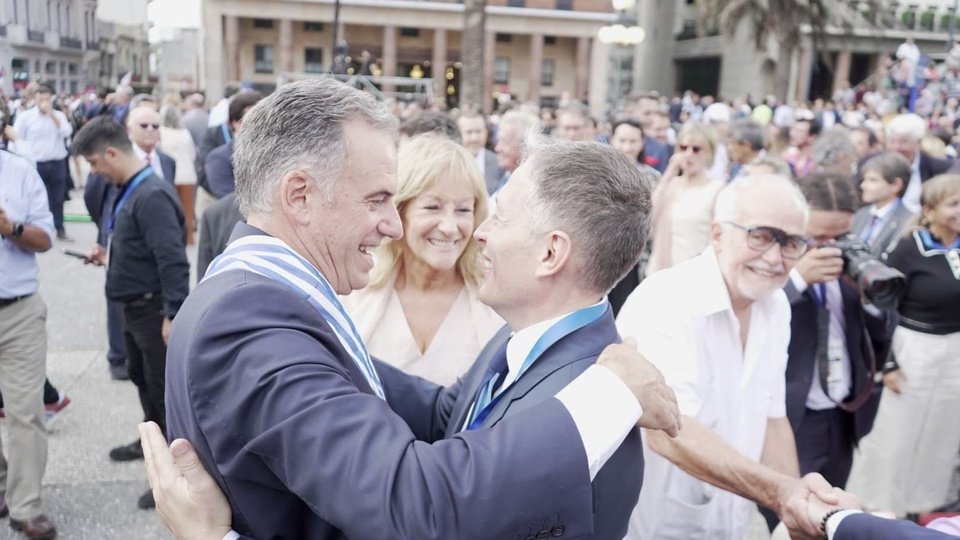Fernando Gray participó de la asunción de Yamandú Orsi como presidente de Uruguay 