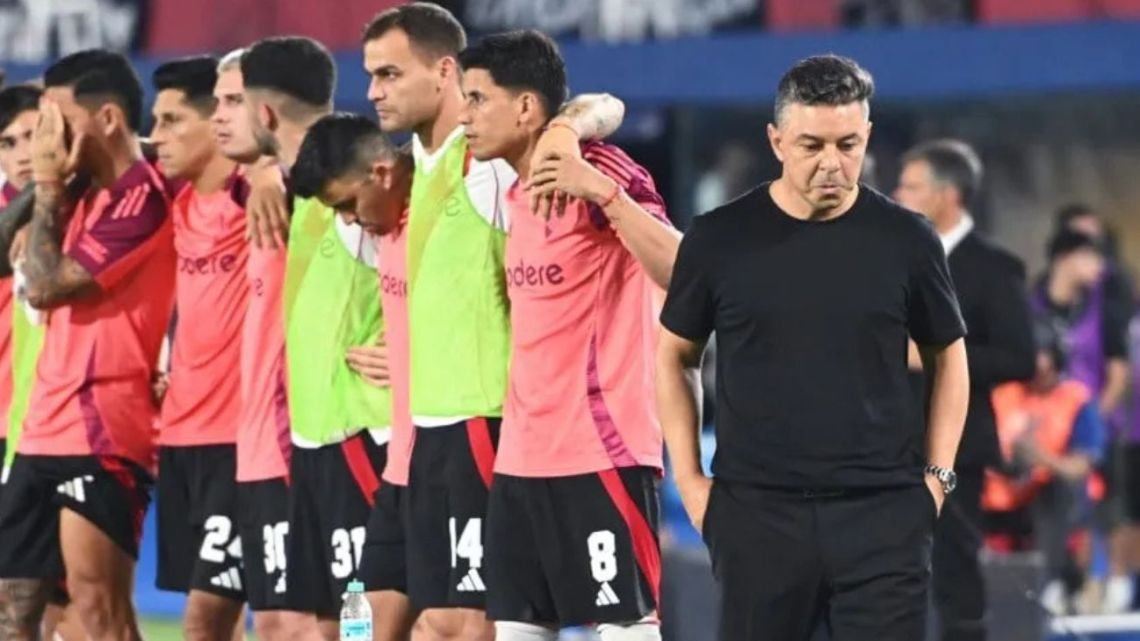 Gallardo rearma su River con cinco bajas y un equipo golpeado