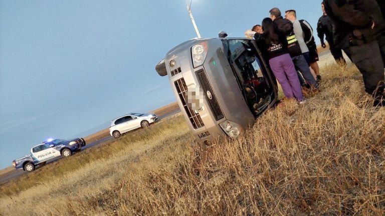 Hombre en estado de ebriedad protagonizó espectacular vuelco en Río Gallegos
