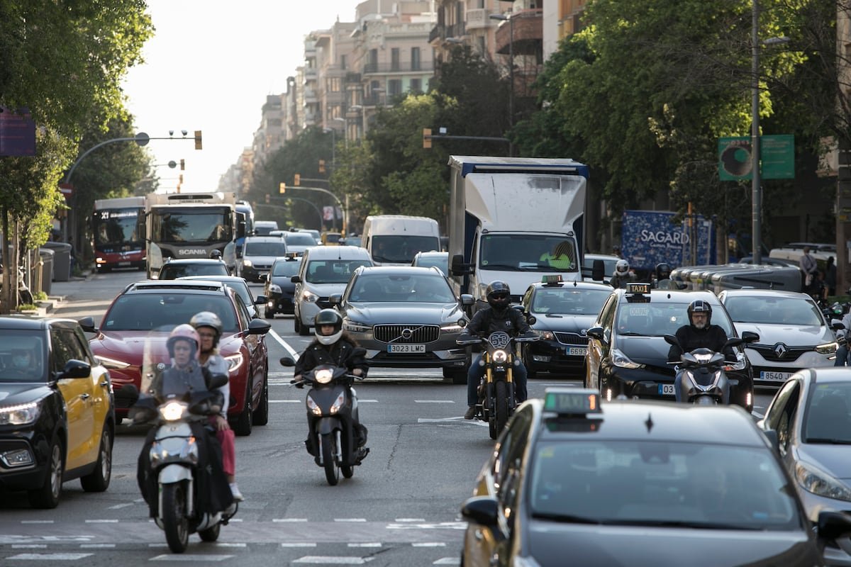 La DGT bonificará, desde hoy, con dos puntos a quienes superen un curso de conducción segura y eficiente | España