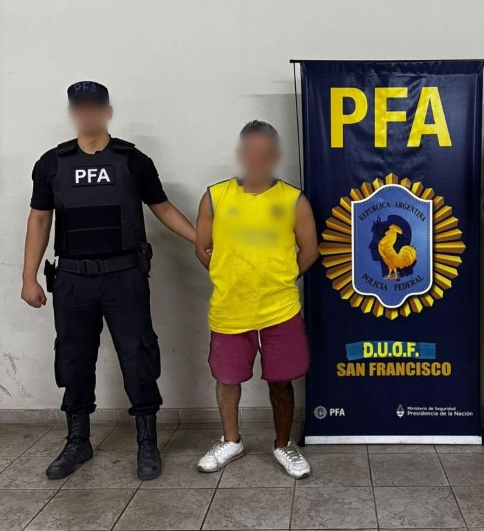 La Policía Federal Argentina capturó a cinco personas con armas y drogas durante el “Operativo de Saturación Interprovincial Córdoba-Santa Fe”
