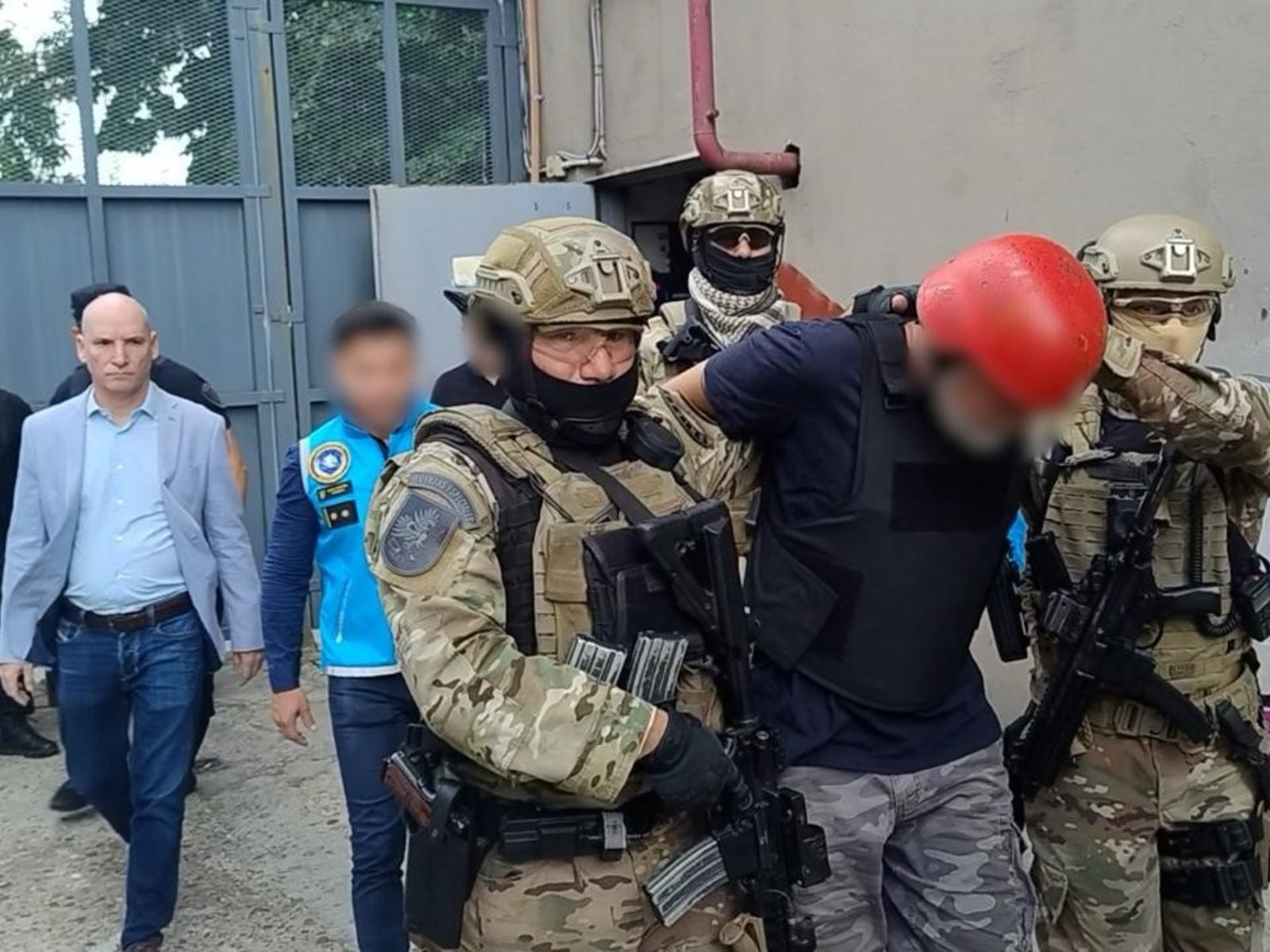 La oscura trama detrás del narco comisario detenido en Barracas y una extraña muerte después de un allanamiento