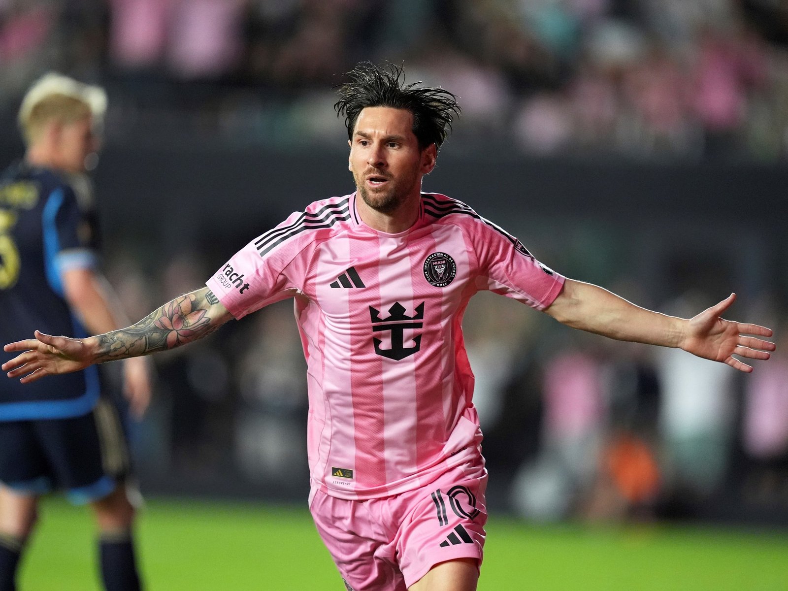 Lionel Messi volvió con todo, tardó 2 minutos en meter un golazo, festejó a lo Djokovic y el Inter Miami de Masche ya es líder e invicto de la MLS