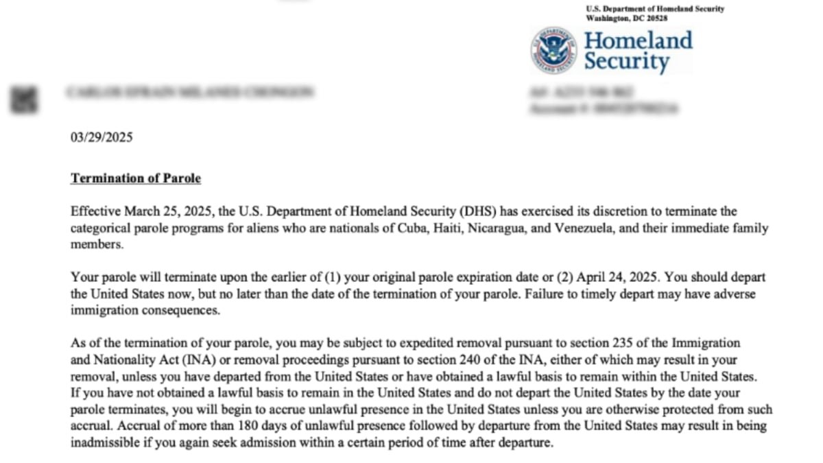 Miles de beneficiarios del ‘parole’ reciben un email del Gobierno: “Usted debe salir de los Estados Unidos ahora” | Inmigración en Estados Unidos