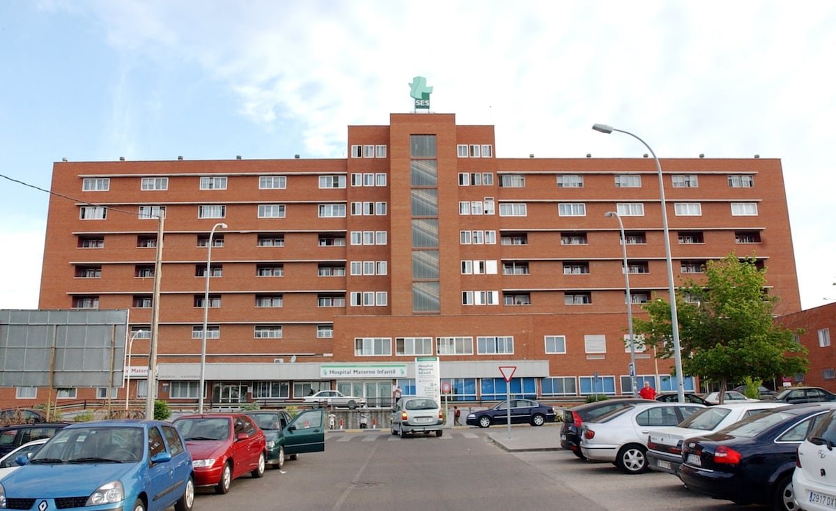 Muere una niña de dos años tras recibir un disparo en un tiroteo en Plasencia | España