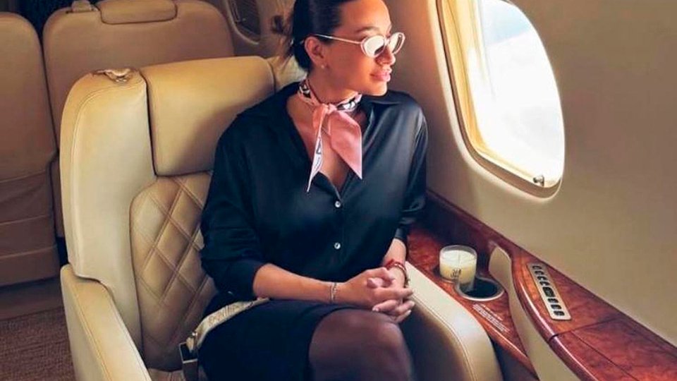 Nuevas sospechas sobre el avión privado y la azafata trumpista | Piden informes al Gobierno sobre el escándalo de la Aduana