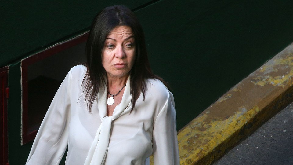 Pettovello suma otra denuncia: encontraron útiles escolares y comida “por pudrirse” | En un galpón del Ministerio de Capital Humano