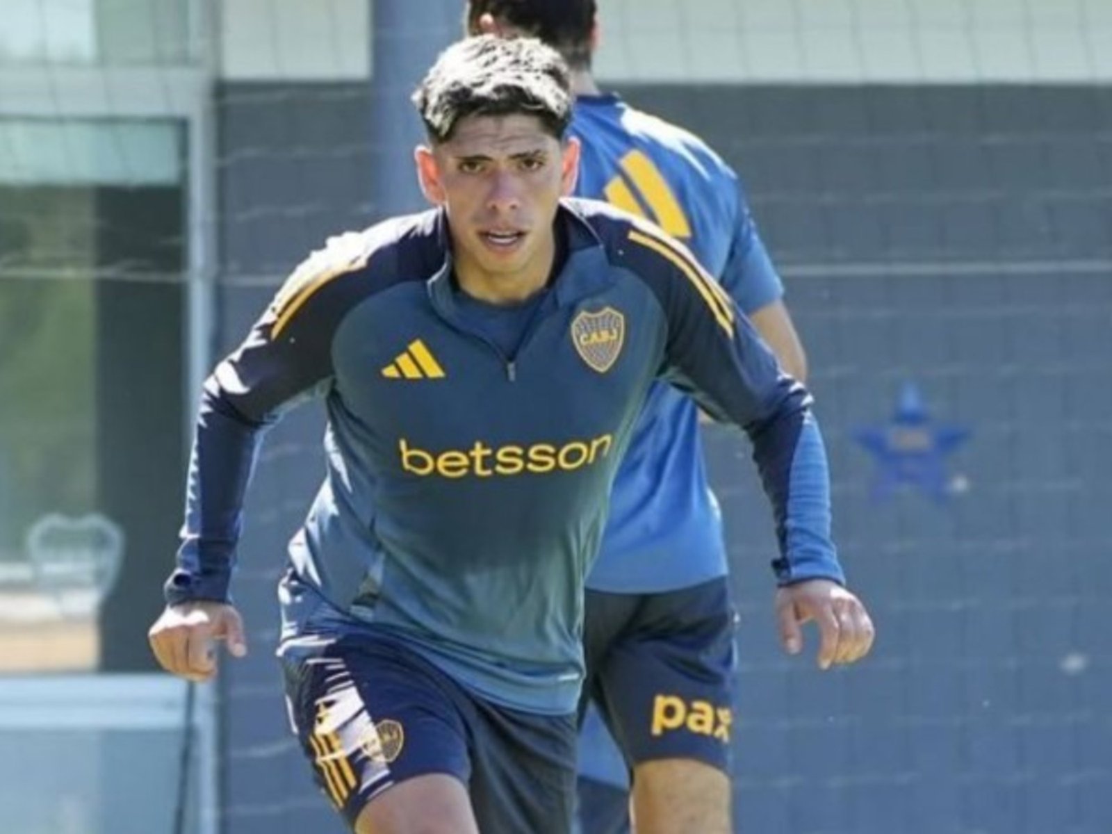 Por qué Carlos Palacios se sumó un día tarde al plantel de Boca tras su regreso de Chile y qué dijo Gago