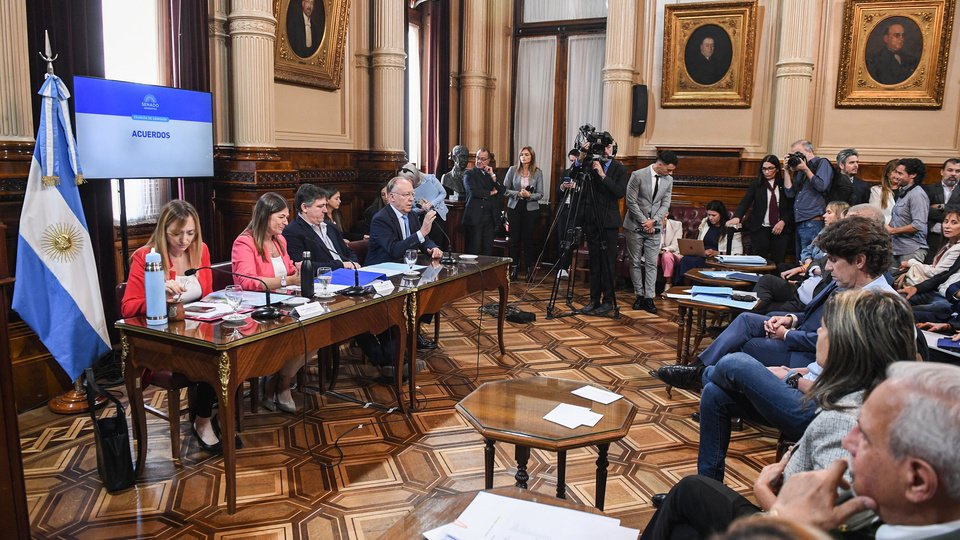 Presión a la UCR para que defina su posición sobre los jueces la Corte | Citaron a la comisión de Acuerdos del Senado para este jueves 