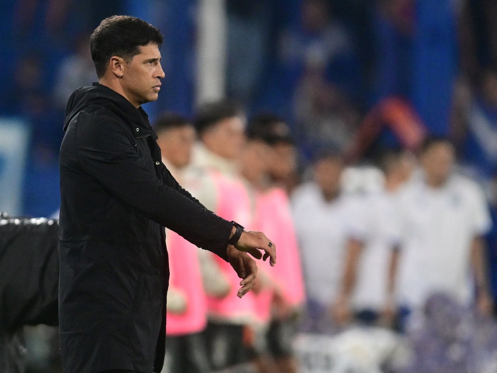 Seba Domínguez sólo dio lástima para hacernos acordar que Vélez es un equipo bipolar