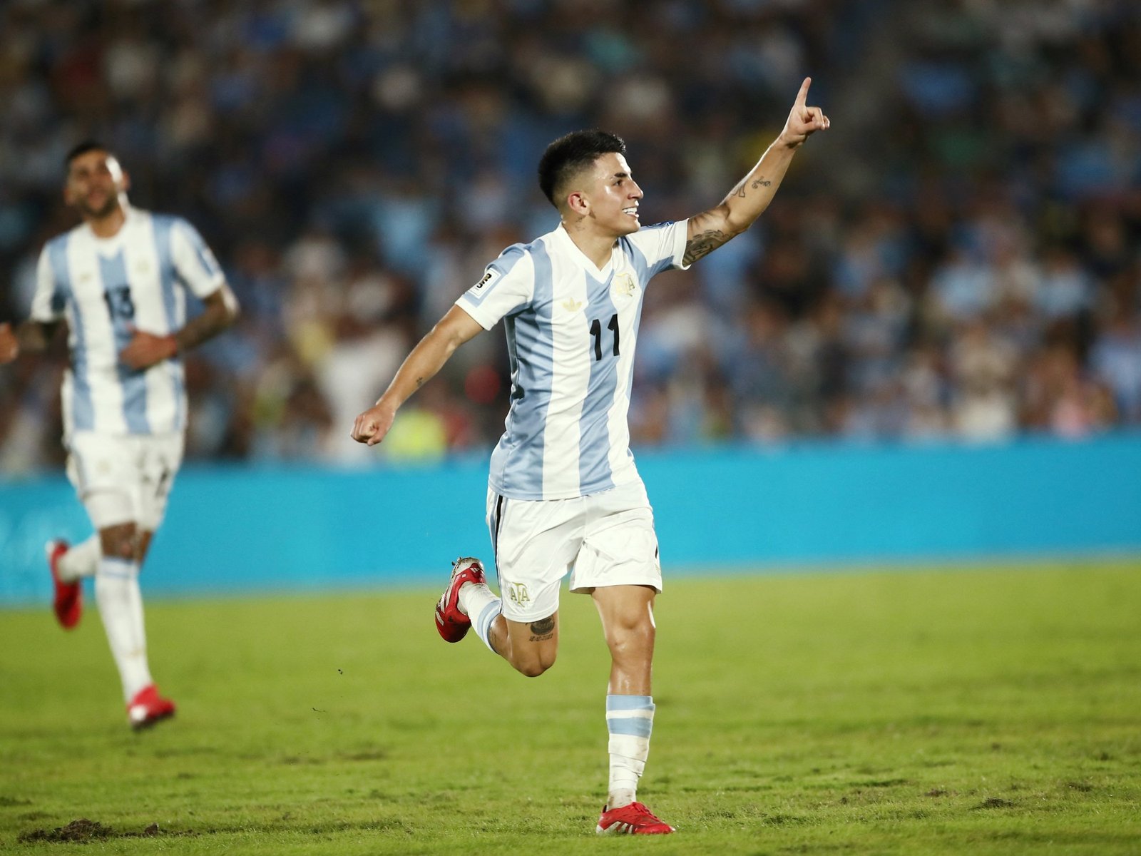 Thiago Almada marcó el gol 2.000 de la historia de la Selección Argentina con una definición de crack en el Centenario