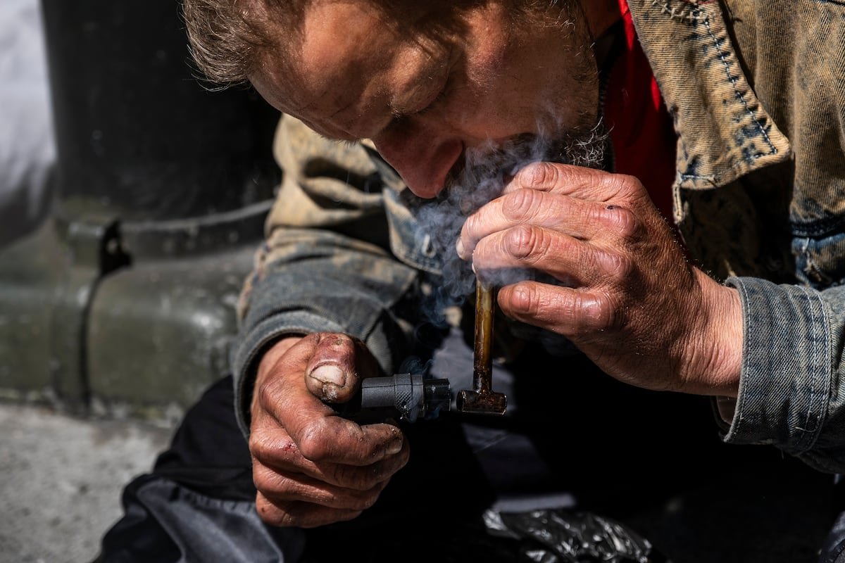 Tres muertes por sobredosis destapan el tráfico ilegal de medicamentos con fentanilo en Menorca | España