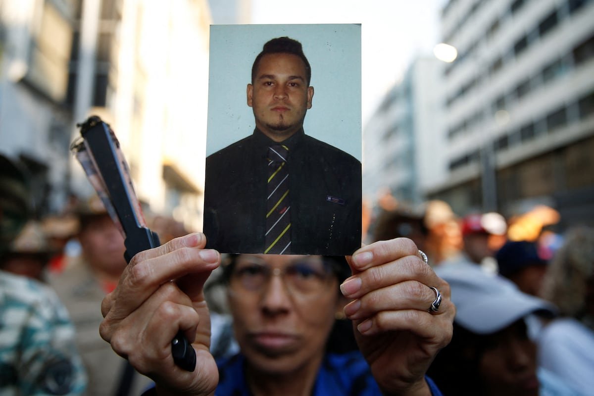 Trump lleva al Supremo el freno a las deportaciones de venezolanos a El Salvador | Internacional