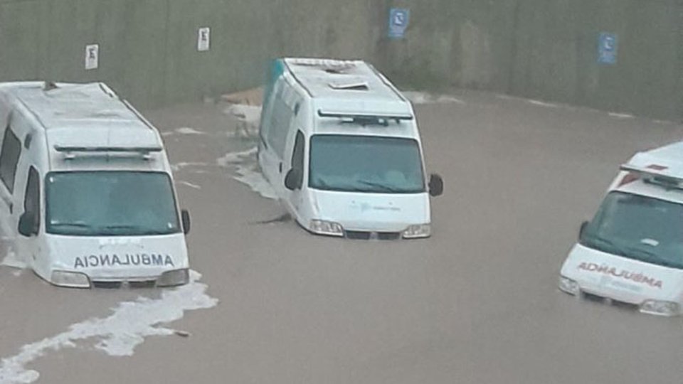 Un impresionante temporal dejó a Bahía Blanca bajo el agua | Inundaciones, evacuados y múltiples complicaciones por las fuertes lluvias
