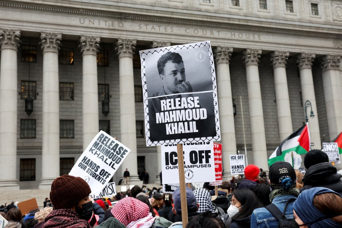 Un juez federal ordena que el estudiante palestino detenido tenga acceso directo y confidencial a sus abogados | Internacional