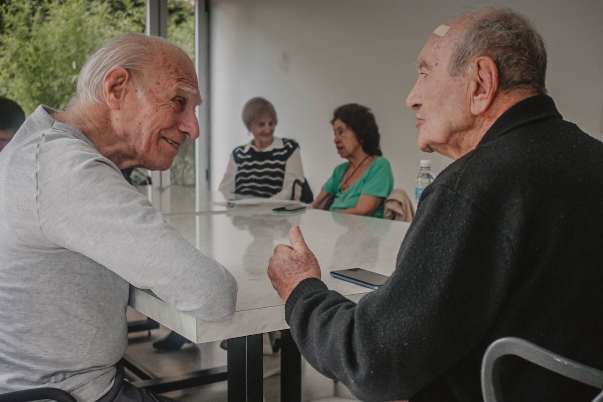 Un pódcast creado por mayores de 90 años triunfa en Argentina | América Futura