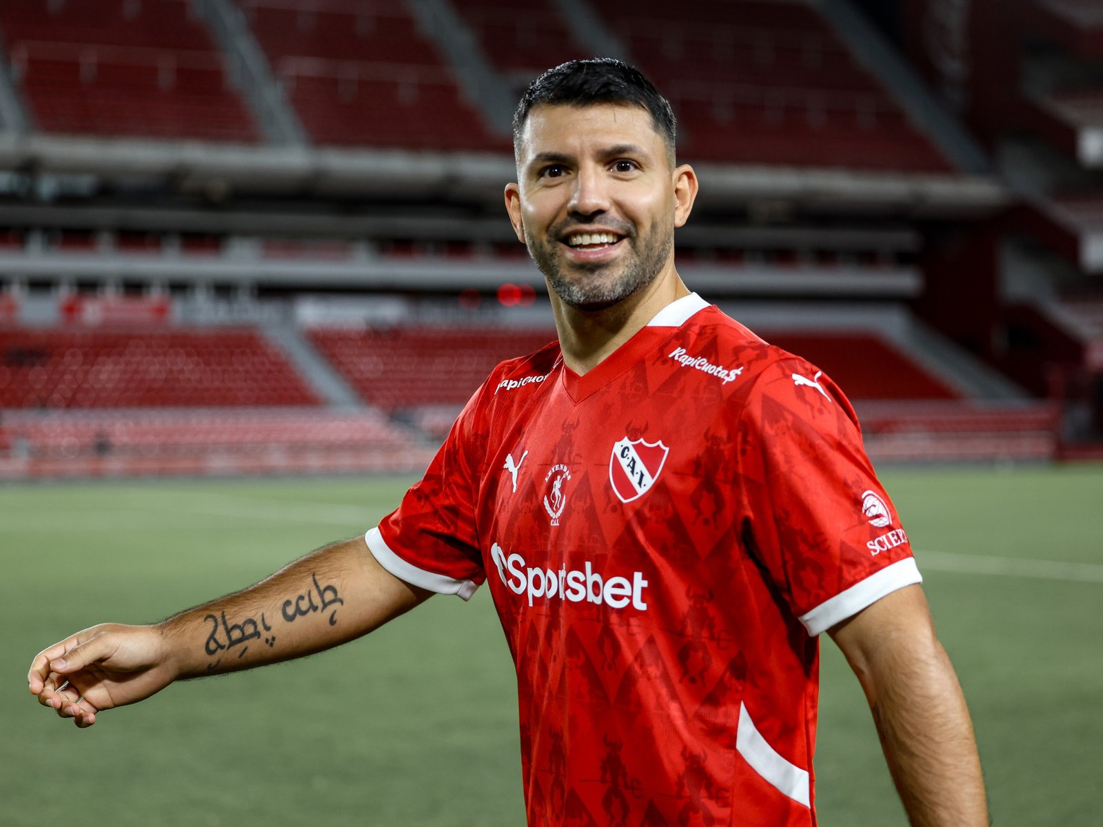 el Kun Agüero metió un golazo en el equipo Senior de Independiente frente a Racing
