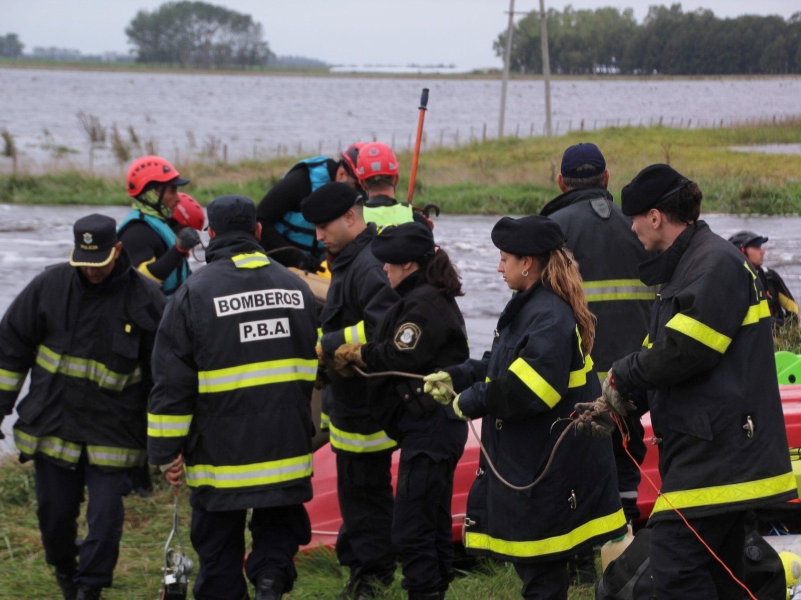 encontraron el cuerpo del tercer desaparecido que había sido arrastrado por el agua