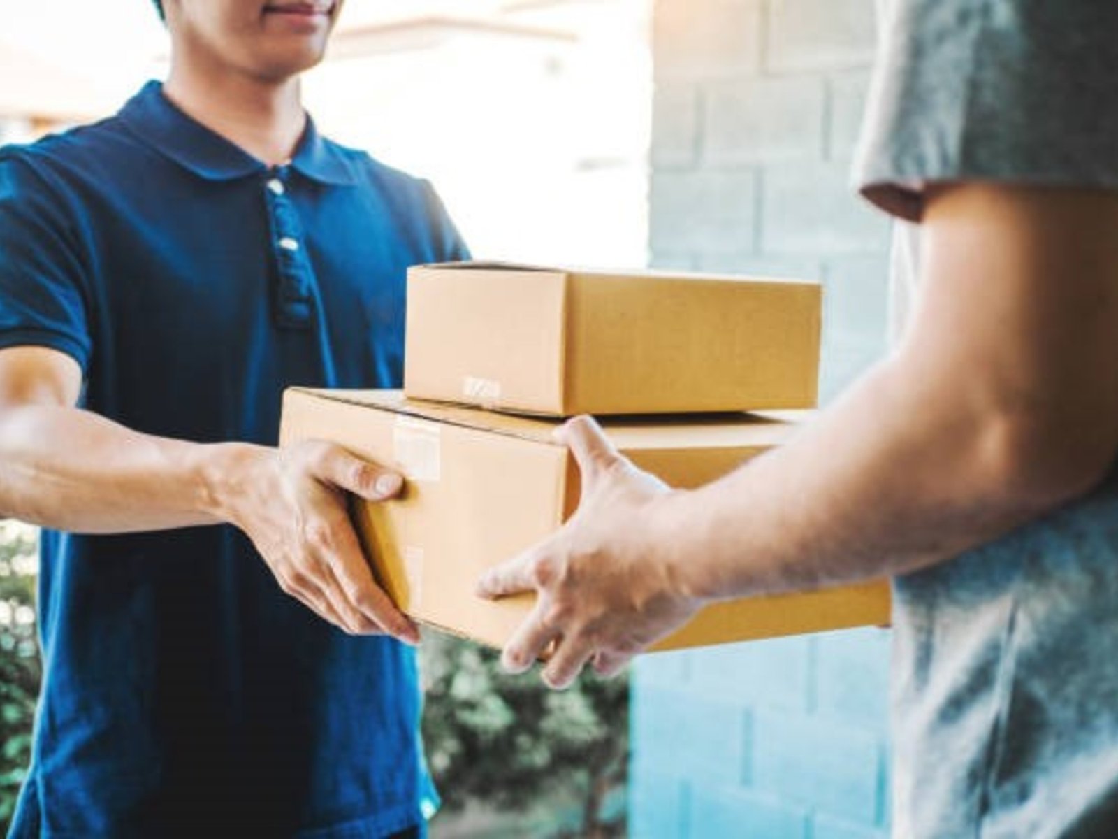 esperan que las compras vía courier crezcan 20% este año y amplían la capacidad de Ezeiza