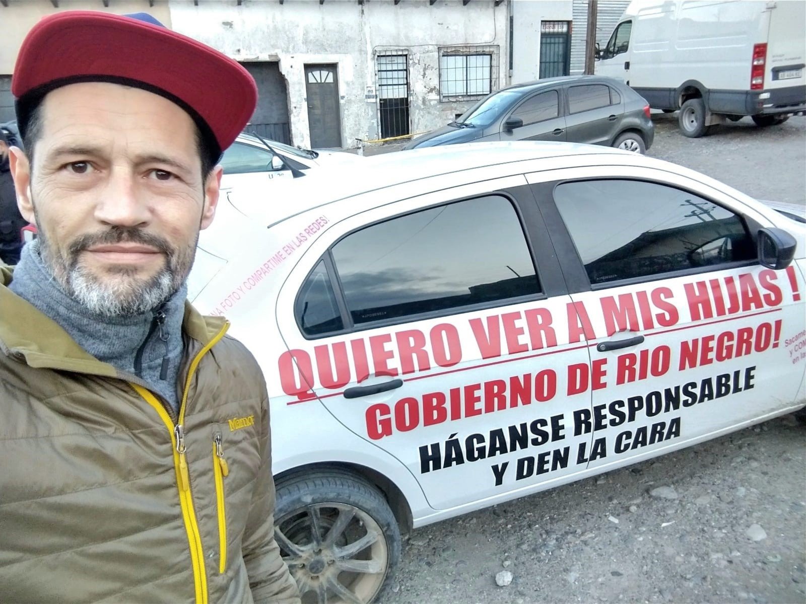 la desesperación de un padre que no ve a sus hijas hace siete años