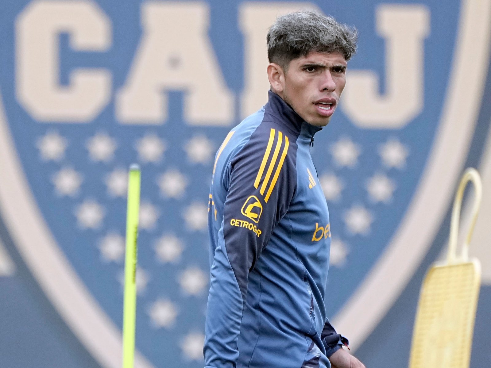 llegó el castigo para el chileno por el faltazo