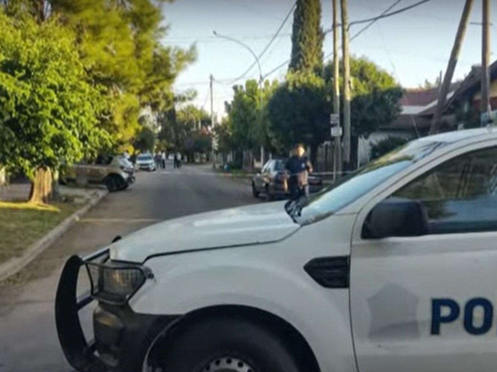 los ladrones la dejaron atada a la cama y huyeron