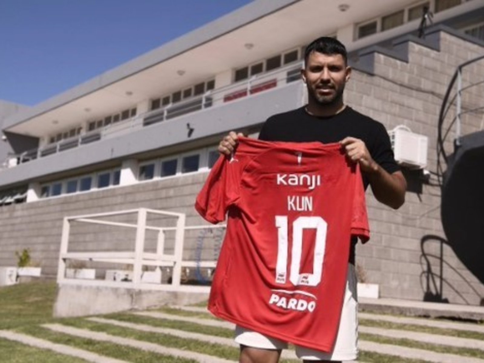 se pondrá la camiseta de Independiente después de 18 años y debutará en un clásico contra Racing