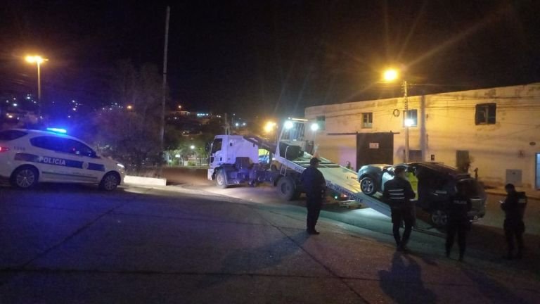 Manejaba borracho, se quedó dormido y terminó con el auto secuestrado