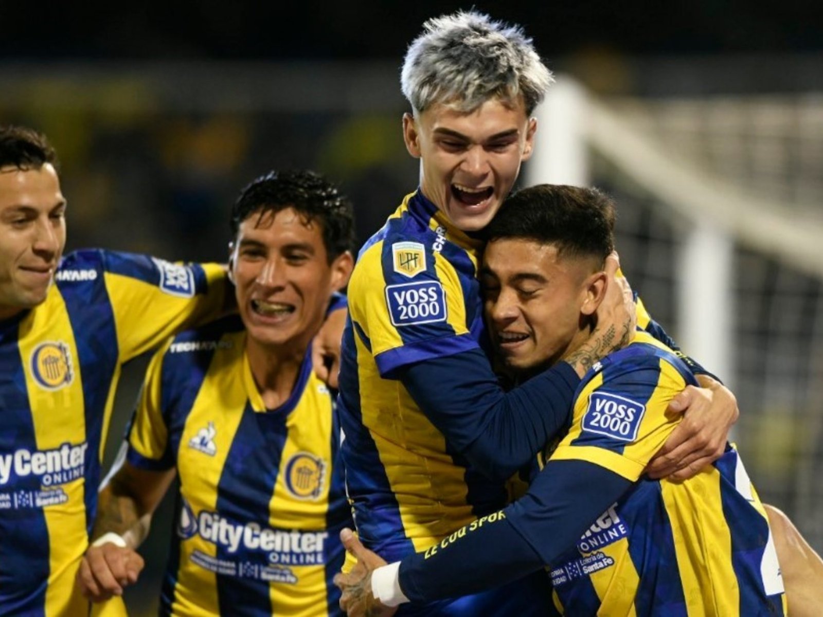 Así quedaron las tablas del Torneo Apertura 2025 de la Liga Profesional y cómo son los cruces de octavos de final: Rosario Central aplastó a Instituto y le sacó el primer puesto a Independiente