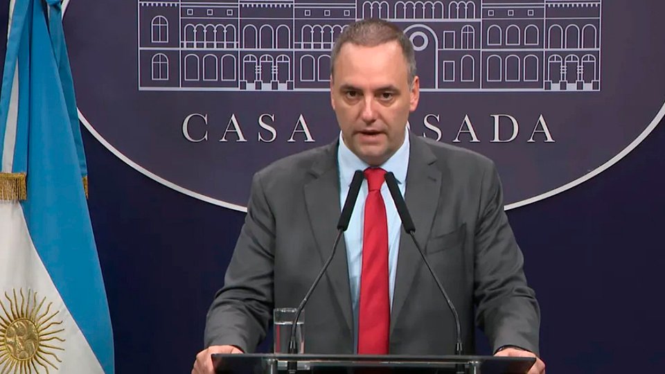 Adorni prometió “dar un paso al costado” si es electo en las legislativas | El vocero, el candidato oficialista en CABA